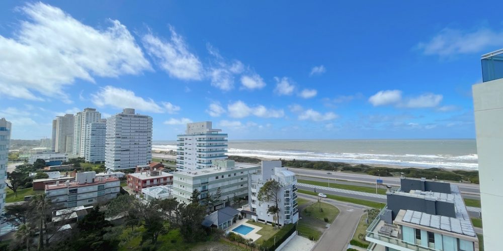 Vista del lujoso Departamento en Playa Brava Invierta en Punta del Este con Punta del Este Investments®