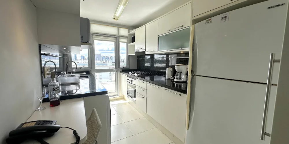 13.departamento-playa-mansa-cocina-equipada