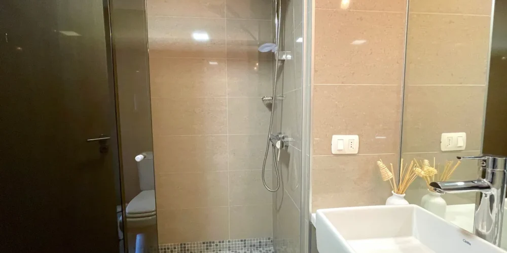 08-apartamento-playa-brava-bano-ducha